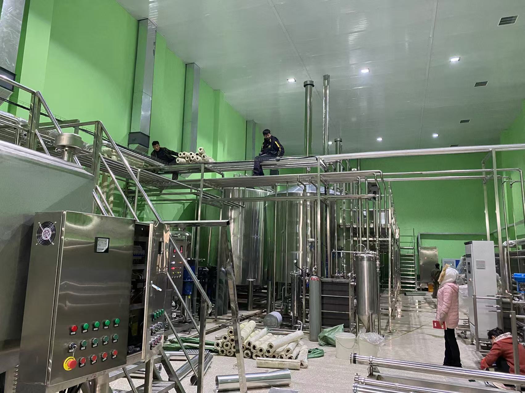 泗水精酿啤酒设备厂—精酿啤酒设备制造:传承工艺与创新科技的交融